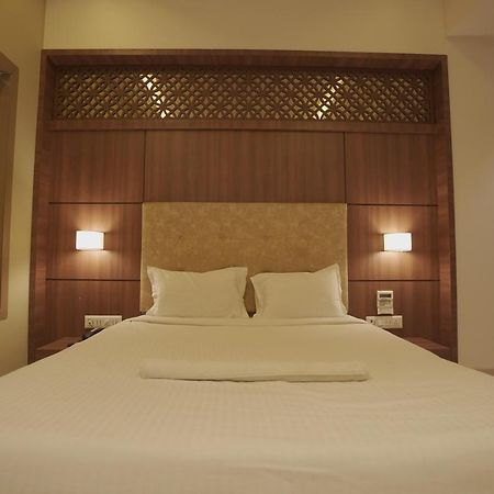 Hotel Mathoshree Thane Exterior photo