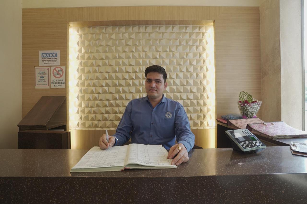 Hotel Mathoshree Thane Exterior photo